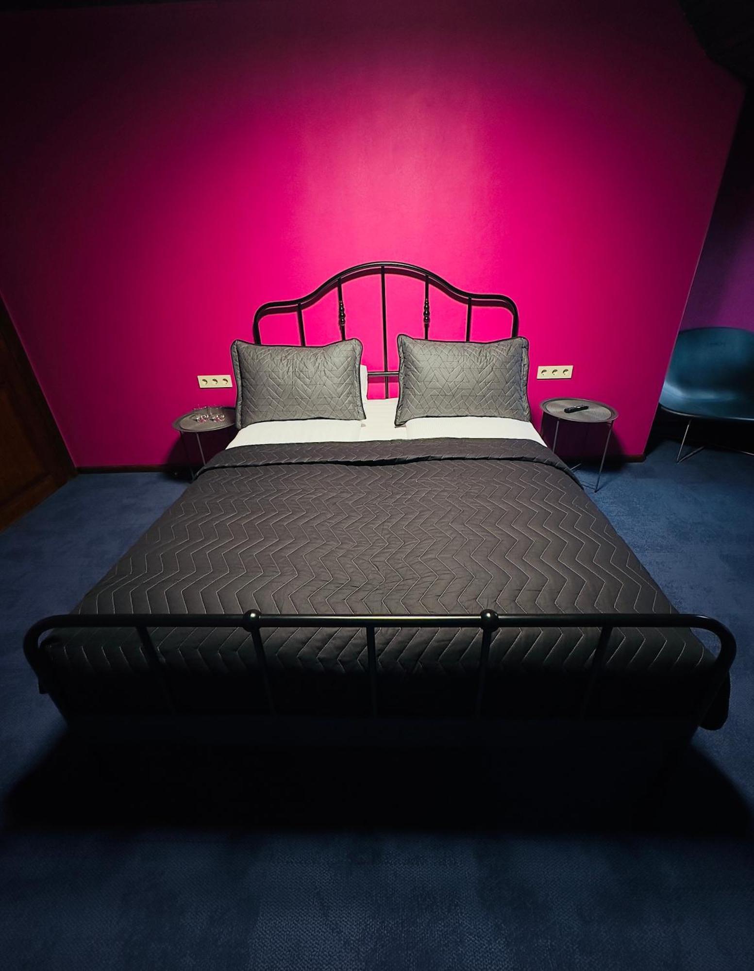 Broken Bed Hootel Kaunas Exterior photo