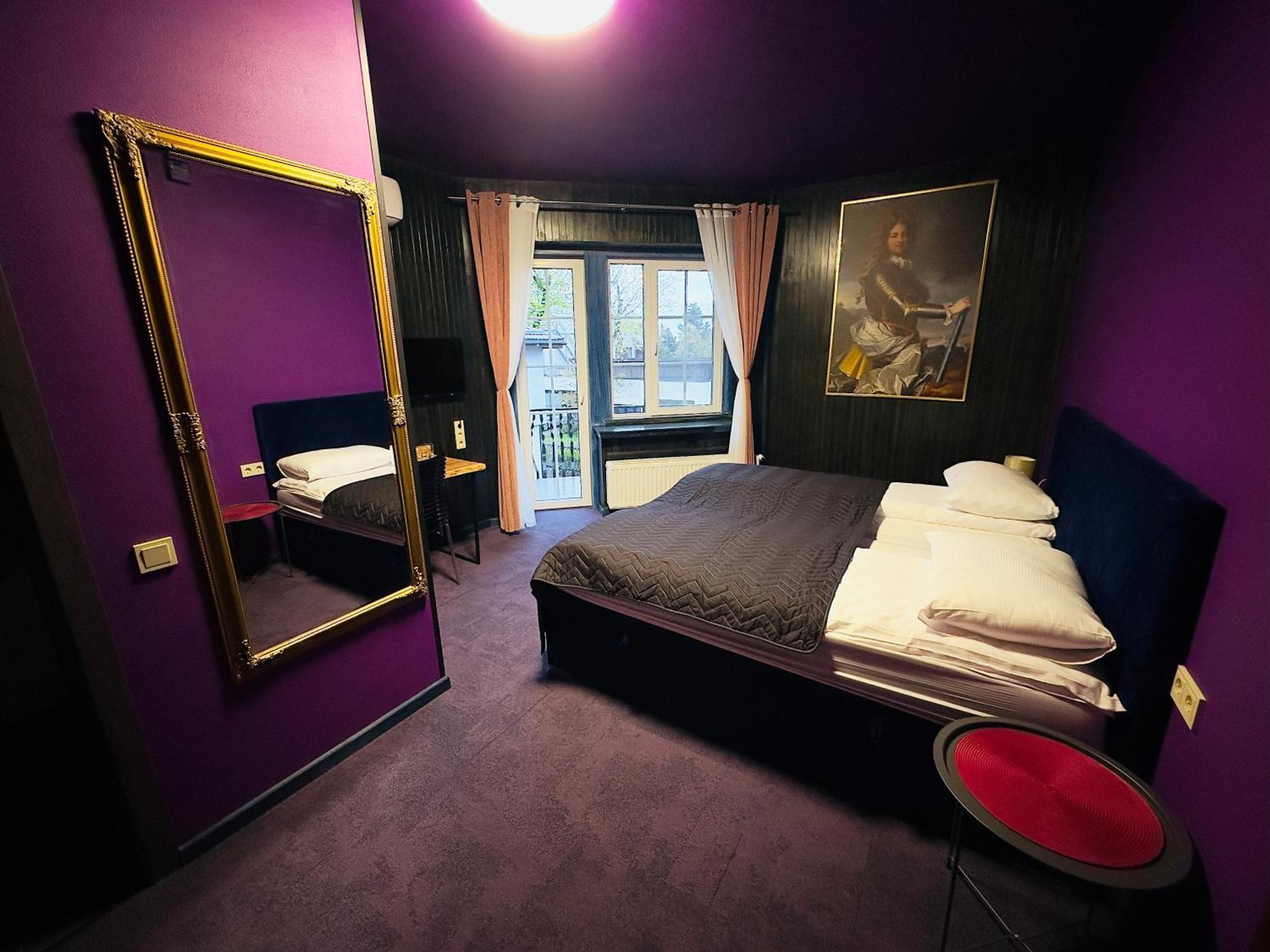 Broken Bed Hootel Kaunas Exterior photo