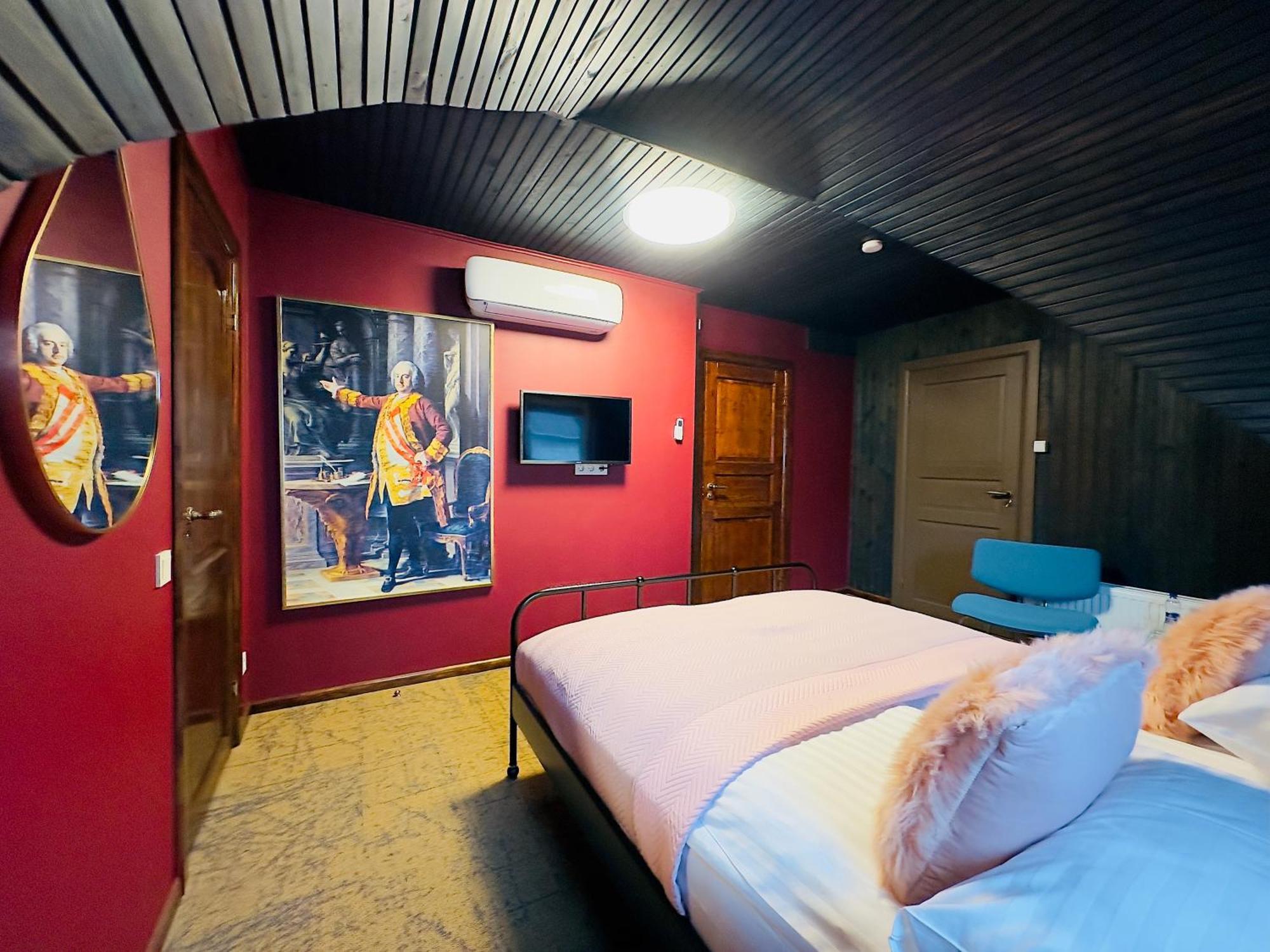Broken Bed Hootel Kaunas Exterior photo